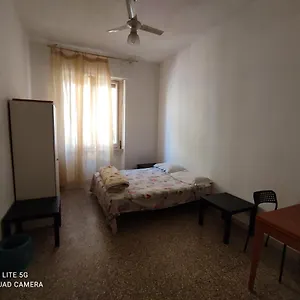  Auberge de jeunesse Ostello Livorno Italie
